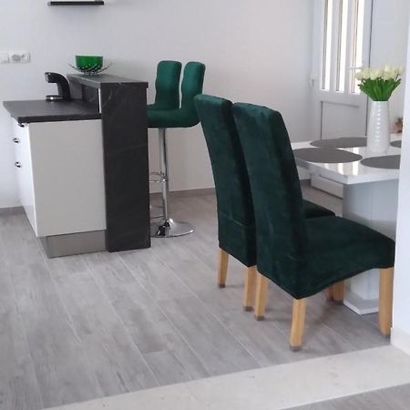 Apartment Seaview Jelsa Racic Bagian luar foto