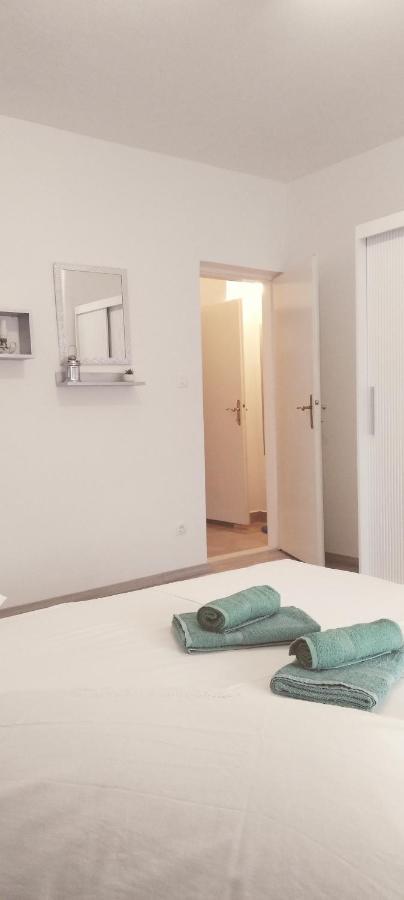 Apartment Seaview Jelsa Racic Bagian luar foto