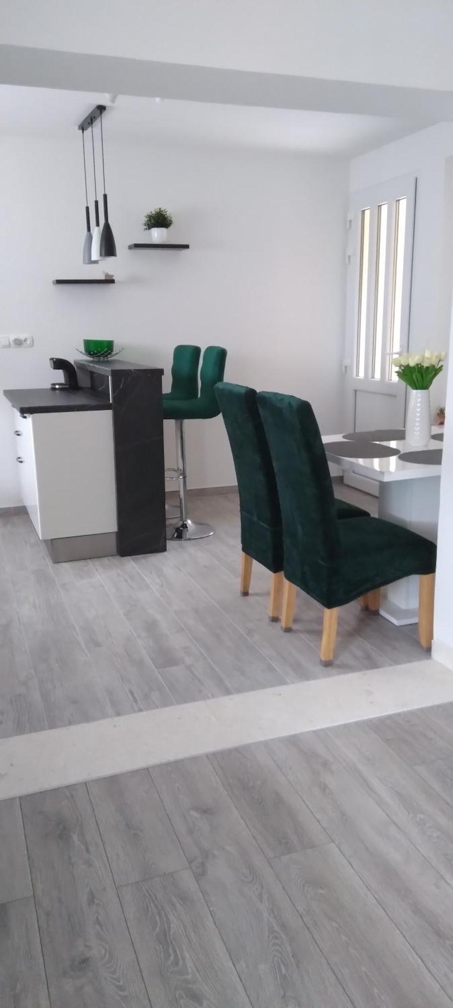Apartment Seaview Jelsa Racic Bagian luar foto