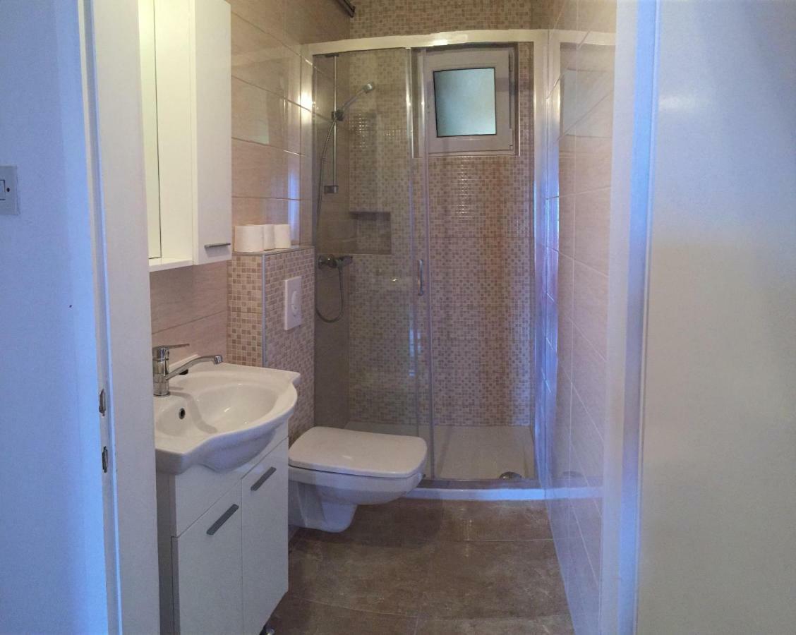 Apartment Seaview Jelsa Racic Bagian luar foto