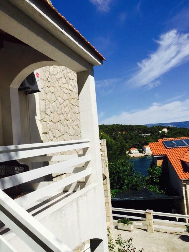 Apartment Seaview Jelsa Racic Bagian luar foto